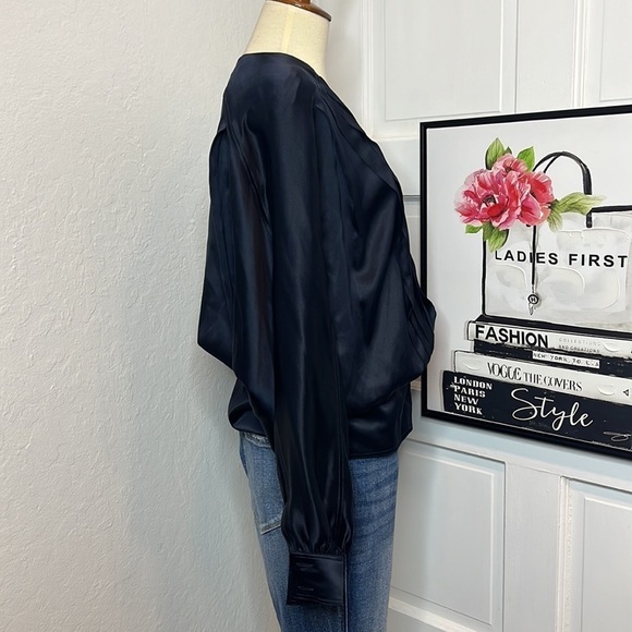 Vintage Escada Navy Blue Silk Blouse Size 36/6US - Picture 2 of 8